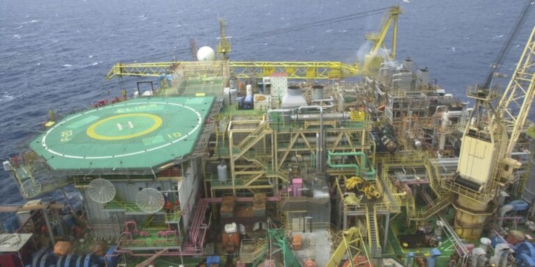 mesmo-com-vazamento-sanado,-plataforma-da-petrobras-segue-sem-producao
