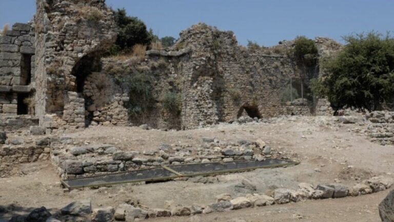arqueologos-descobrem-igreja-hospital-na-turquia