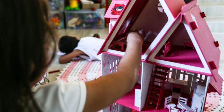 criancas-precisam-de-supervisao-em-casa-para-evitar-acidente-domestico