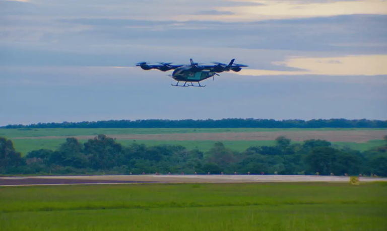 eve,-da-embraer,-faz-primeiro-voo-do-prototipo-de-carro-voador