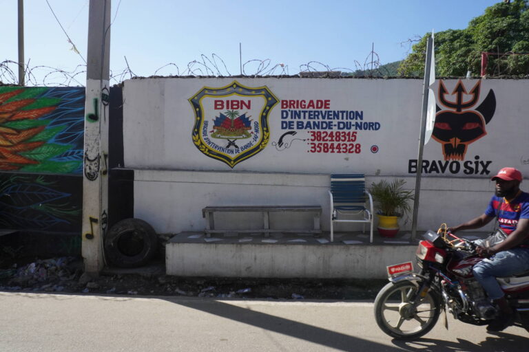 Violência de gangues avança no Haiti e expõe fracasso do Estado e da Minustah violencia-de-gangues-avanca-no-haiti-e-expoe-fracasso-do-estado-e-da-minustah
