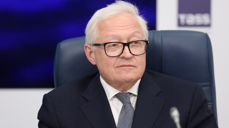 Rússia afirma que partes se aproximaram de solução, mas rejeita plano de paz da Ucrânia russia-afirma-que-partes-se-aproximaram-de-solucao,-mas-rejeita-plano-de-paz-da-ucrania