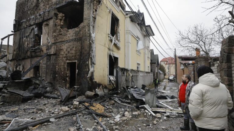 ataque-da-russia-deixa-mortos-e-feridos-as-vesperas-de-encontro-entre-trump-e-zelensky