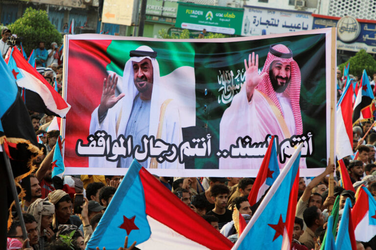 Ataque saudita a facção apoiada pelos Emirados no Iêmen aprofunda rivalidade no Golfo ataque-saudita-a-faccao-apoiada-pelos-emirados-no-iemen-aprofunda-rivalidade-no-golfo