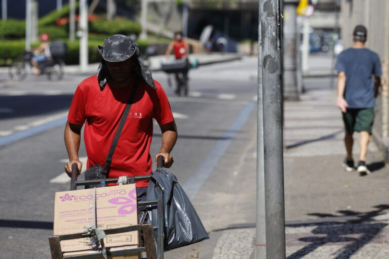 alerta-de-calor-extremo-dura-ate-segunda-feira,-pelo-menos