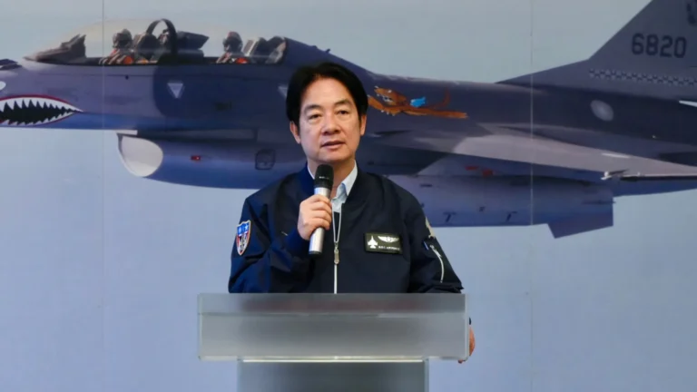 presidente-de-taiwan-tenta-reduzir-tensoes-apos-exercicio-militar-da-china