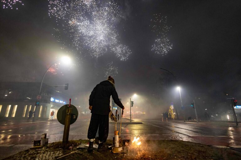 fogos-de-artificio-provocam-2-mortes-na-alemanha-e-noite-de-caos-na-holanda