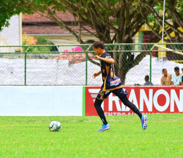 talento-juvenil-de-taperoa,-caique-santos-se-destaca-no-futebol-regional-e-sonha-alto-no-esporte