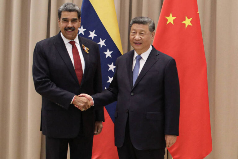 china-insta-eua-a-garantir-seguranca-pessoal-e-libertar-‘imediatamente’-maduro-e-esposa