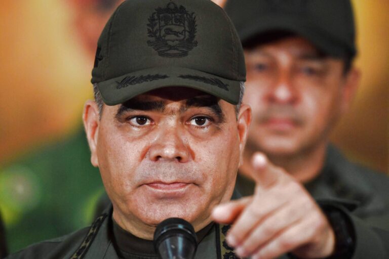 Militar leal a Chávez, Vladimir Padrino acumulou poder que extrapola Forças Armadas militar-leal-a-chavez,-vladimir-padrino-acumulou-poder-que-extrapola-forcas-armadas