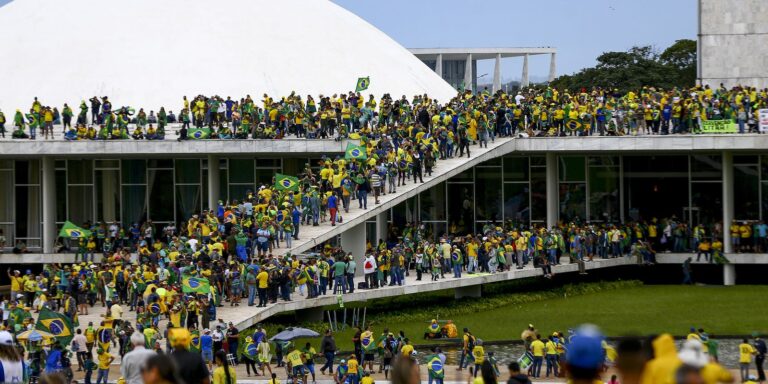 brasilia-recebe-eventos-pro-democracia-nos-tres-anos-de-atos-golpistas