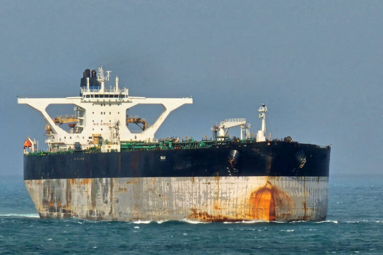eua-interceptam-petroleiro-com-bandeira-russa-ligado-a-venezuela;-veja-video