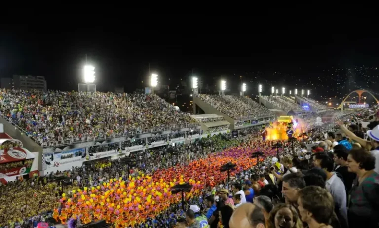 carnaval-rio-2026:-conheca-os-enredos-que-desfilam-na-sapucai