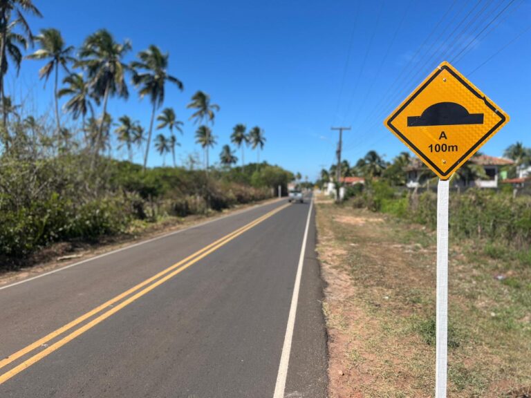 guaibim:-avenida-taquari-recebe-sinalizacao-vertical-apos-obras-de-drenagem-e-pavimentacao