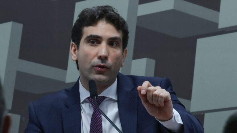 galipolo-sai-em-defesa-de-presidente-do-fed,-o-bc-dos-eua,-pressionado-por-trump