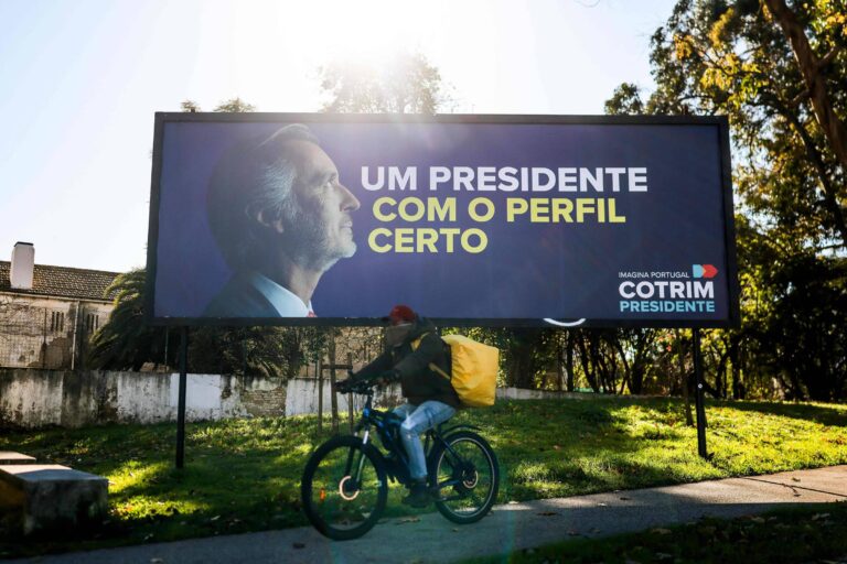 em-campanha-de-outdoors,-portugal-tem-eleicao-acirrada-para-presidente;-veja-video