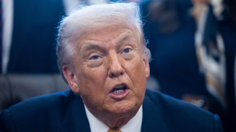 Trump diz que Putin está pronto para acordo de paz e que Zelensky impede assinatura trump-diz-que-putin-esta-pronto-para-acordo-de-paz-e-que-zelensky-impede-assinatura