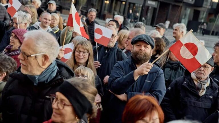 dinamarca-e-groenlandia-protestam-contra-interesses-territoriais-de-trump