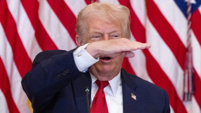 Trump diz que pode aplicar tarifas contra países contrários ao seu plano de anexar Groenlândia trump-diz-que-pode-aplicar-tarifas-contra-paises-contrarios-ao-seu-plano-de-anexar-groenlandia