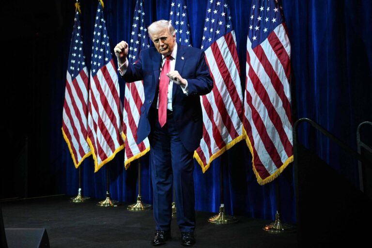 ha-um-ano-no-poder,-trump-cumpre-promessas-em-imigracao-e-economia,-mas-patina-em-politica-externa