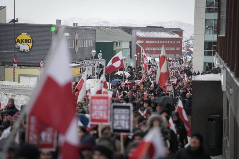 Milhares protestam na Dinamarca contra plano dos EUA de anexar Groenlândia milhares-protestam-na-dinamarca-contra-plano-dos-eua-de-anexar-groenlandia