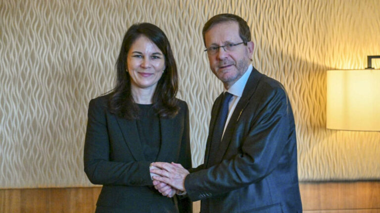 israel-critica-mandado-de-prisao-do-tpi-que-impediu-netanyahu-de-ir-a-davos:-recompensa-ao-terror