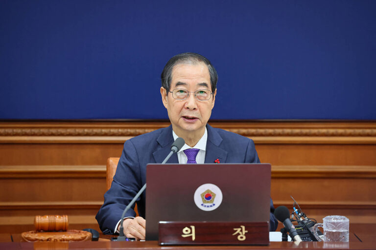 ex-primeiro-ministro-da-coreia-do-sul-e-condenado-a-23-anos-de-prisao-por-papel-na-lei-marcial