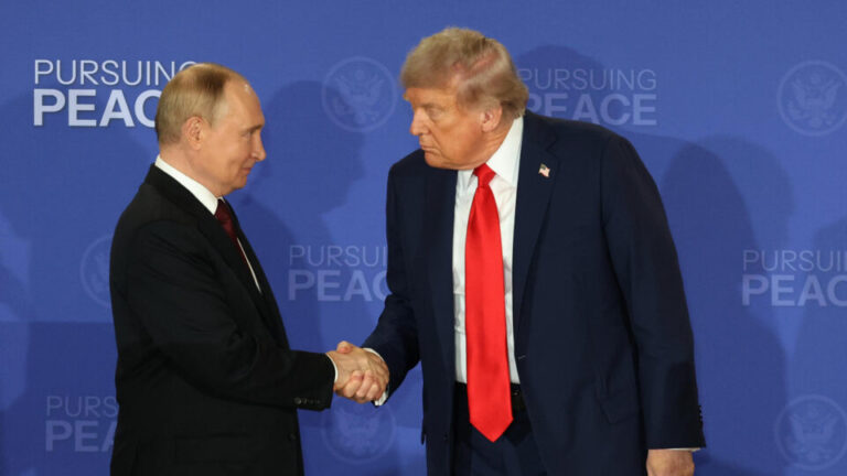 Putin propõe envio de US$ 1 bilhão em ativos russos congelados para Conselho da Paz de Trump putin-propoe-envio-de-us$-1-bilhao-em-ativos-russos-congelados-para-conselho-da-paz-de-trump
