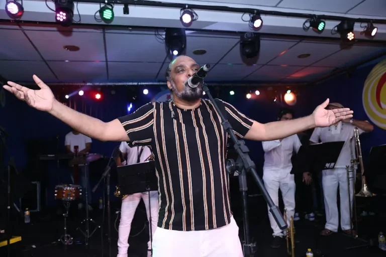 galo-da-madrugada-conta-com-andre-rio-e-marron-brasileiro-nas-previas-desta-semana-no-recife