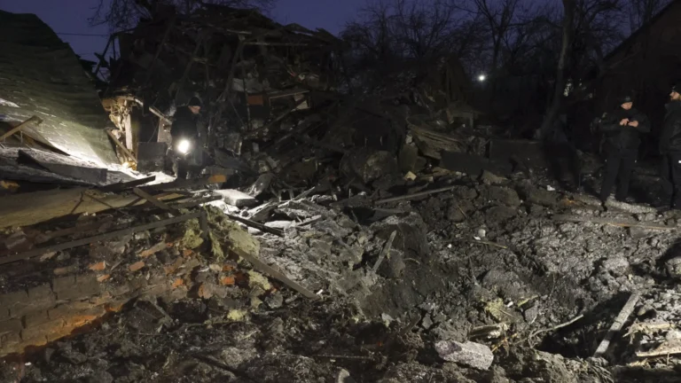 bombardeios-russos-sobre-kiev-e-carcovia-fazem-um-morto-e-15-feridos