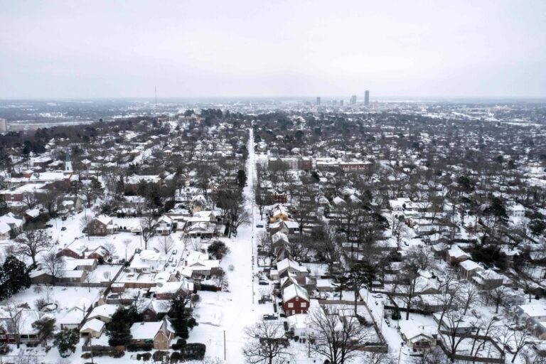 Tempestade de inverno deixa 670 mil sem luz e cancela mais de 9.000 voos nos EUA tempestade-de-inverno-deixa-670-mil-sem-luz-e-cancela-mais-de-9.000-voos-nos-eua