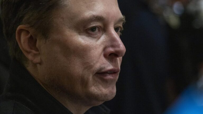 europa-abre-investigacao-contra-o-x-de-musk-por-imagens-sexualizadas-do-grok