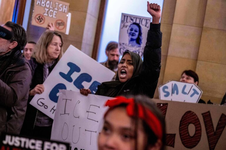 Uso ostensivo do ICE por Trump leva estados a buscar formas de restringir agência uso-ostensivo-do-ice-por-trump-leva-estados-a-buscar-formas-de-restringir-agencia