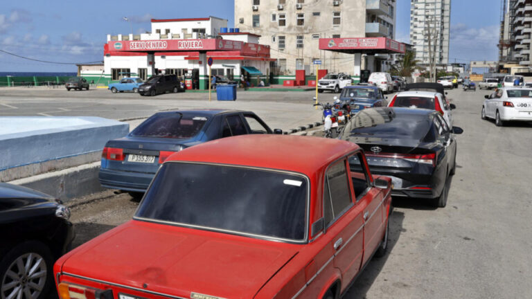 sob-pressao-dos-eua,-cuba-tem-petroleo-para-apenas-tres-semanas,-diz-jornal