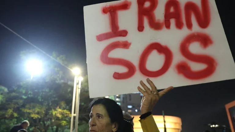 ue-deve-classificar-guarda-revolucionaria-do-ira-como-grupo-terrorista