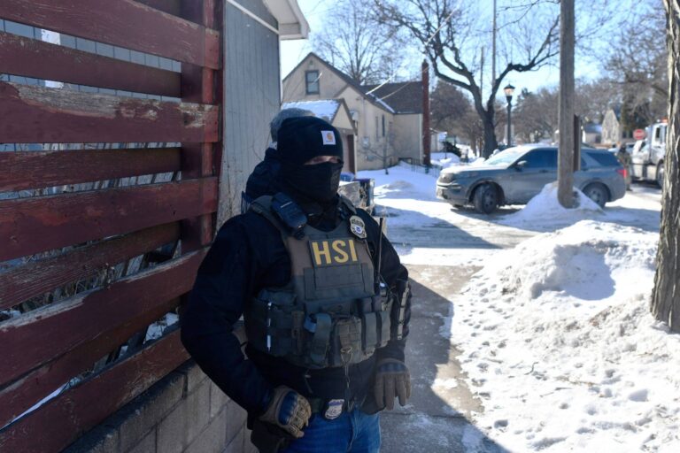 ICE usa IA, monitoramento de redes e reconhecimento facial para rastrear alvos ice-usa-ia,-monitoramento-de-redes-e-reconhecimento-facial-para-rastrear-alvos
