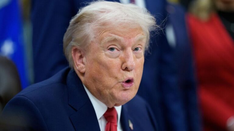 Trump ameaça processar apresentador do Grammy por piada relacionada a Epstein trump-ameaca-processar-apresentador-do-grammy-por-piada-relacionada-a-epstein