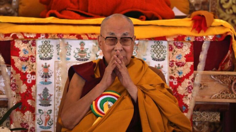 China classifica premiação de Dalai Lama no Grammy como manobra política china-classifica-premiacao-de-dalai-lama-no-grammy-como-manobra-politica