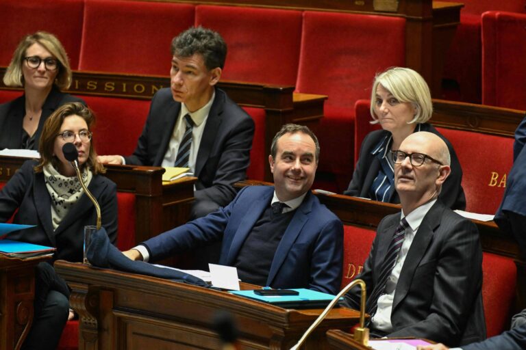 Sobrevivente político, premiê francês escapa de nova derrubada e aprova Orçamento de 2026 sobrevivente-politico,-premie-frances-escapa-de-nova-derrubada-e-aprova-orcamento-de-2026