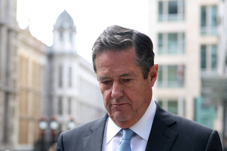 Epstein pediu fantasia de Branca de Neve antes de abordar o tema com banqueiro do Barclays epstein-pediu-fantasia-de-branca-de-neve-antes-de-abordar-o-tema-com-banqueiro-do-barclays