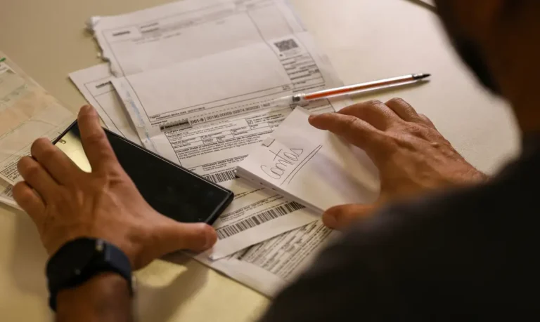 salario-minimo-de-r$-1.621-comeca-a-ser-pago-nesta-segunda