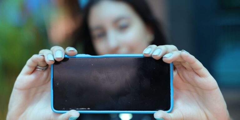 Espanha vai proibir acesso às redes sociais para menores de 16 anos espanha-vai-proibir-acesso-as-redes-sociais-para-menores-de-16-anos
