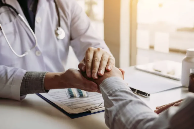 dia-mundial-do-cancer:-como-prevenir-e-detectar-cedo-antes-que-seja-tarde