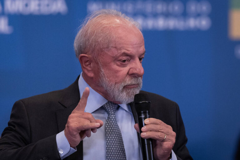 lula-diz-que-tera-conversa-olho-no-olho-com-trump-e-que-so-nao-discutira-soberania
