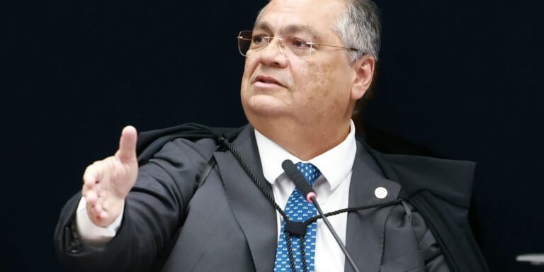 dino-suspende-pagamento-de-verbas-indenizatorias-nao-previstas-em-lei