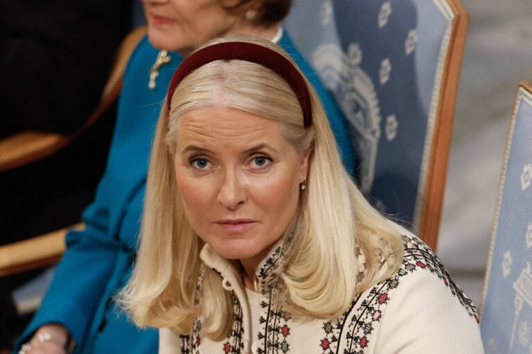 Princesa da Noruega diz ‘lamentar profundamente’ amizade com Epstein após novas revelações princesa-da-noruega-diz-‘lamentar-profundamente’-amizade-com-epstein-apos-novas-revelacoes