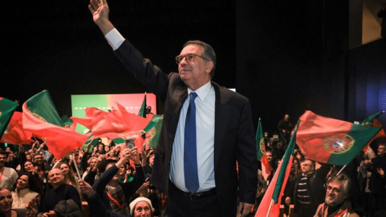 Quem é António José Seguro, socialista eleito novo presidente de Portugal quem-e-antonio-jose-seguro,-socialista-eleito-novo-presidente-de-portugal