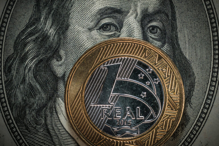 inflacao-baixa,-dolar-em-queda-e-alta-na-bolsa:-economia-comeca-semana-com-dados-positivos