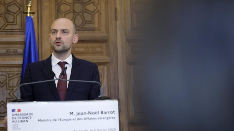 escandalo-epstein-chega-ao-governo-macron:-diplomata-e-alvo-de-investigacao
