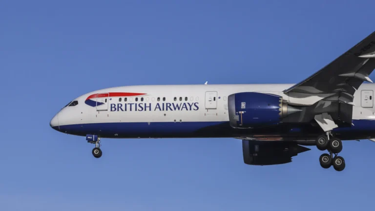 goma-diferente-deixa-comissarios-da-british-airways-atordoados